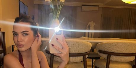 Hana Ikodinović - 3