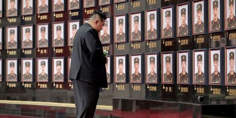 Kim Jong Un odlikovao vojnike - 3