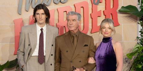 Isabella Smith, Pierce Brosnan