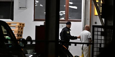 Privođenje osumnjičenih za trgovinu drogom - 19