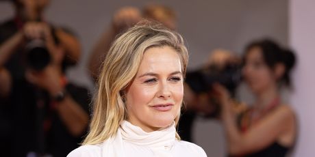 Alicia Silverstone - 5