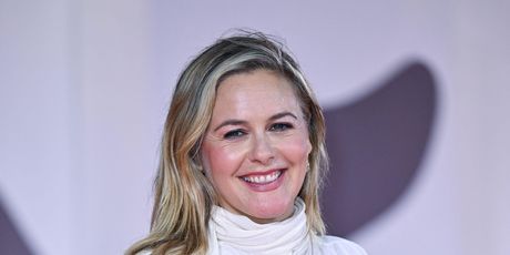 Alicia Silverstone - 6