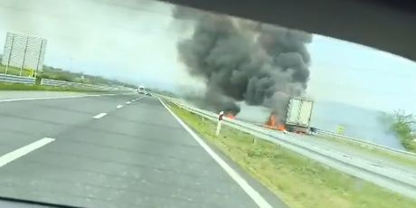 Gori kamion na autocesti A3