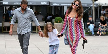 Maja Cvjetković s kćerkicom i partnerom - 3