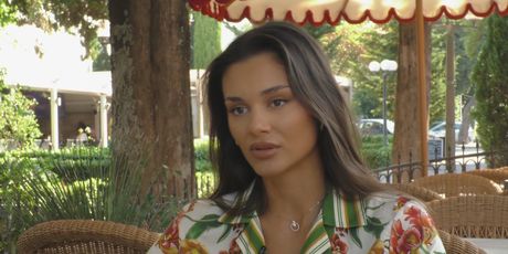 Laura Gnjatović - 1