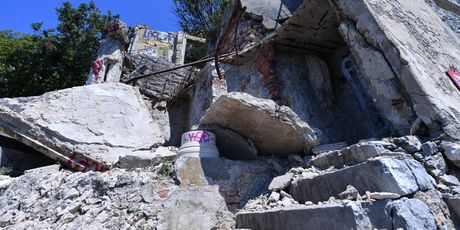 Urušeni balkon na Pećinama - 1