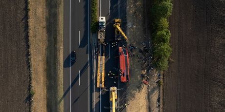 Autobus sletio s autoceste u Mađarskoj - 2