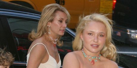 Hayden Panettiere i Lesley Vogel - 2