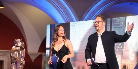 Ana Uršula Najev - 3