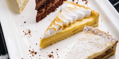 Lemon tart, creme de la creme, čokoladna torta i bakina pita