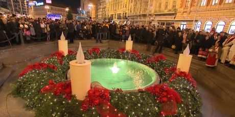 Paljenje prve adventske svijeće na Manduševcu (Foto: Dnevnik.hr)