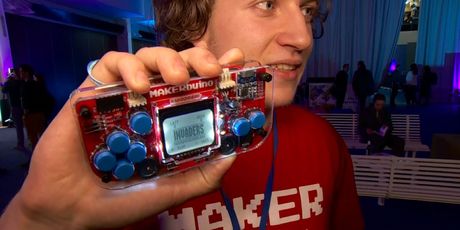 Albert Gajšak i njegova pametna konzola (Foto: Dnevnik.hr)