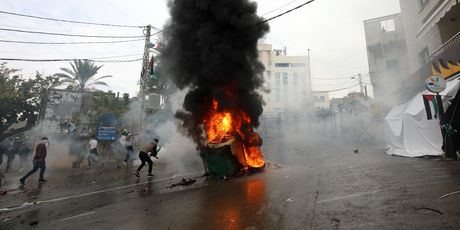 Prosvjedi u Bejrutu (Foto: AFP)