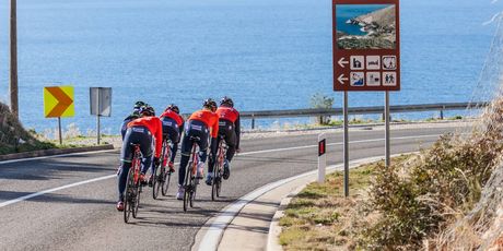 Team Bahrain Merida priprema se na Hvaru