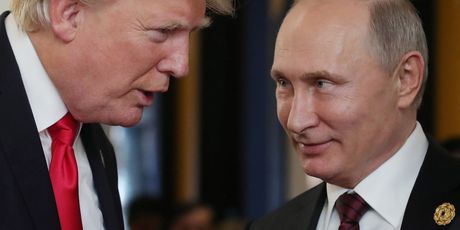 Donald Trump i Vladimir Putin na APEC-u (Foto: AFP)