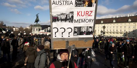Prosvjedi protiv nove austrijske Vlade (Foto: AFP)