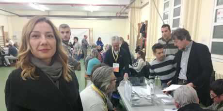 Reporterka Nove TV Katarina Alvir na biralištu u Kataloniji (Dnevnik.hr)