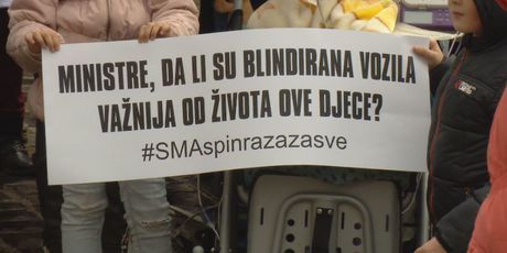 Pomoć oboljelima (Foto: Dnevnik.hr) - 2