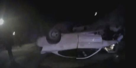 Spašavanje tinejdžera iz gorućeg automobila (Screenshot APTN)