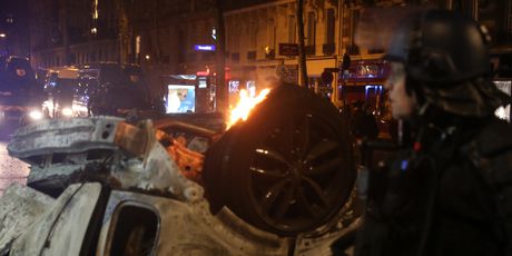 Više od 200 ljudi uhićeno tijekom prosvjeda u Parizu (Foto: AFP) - 2