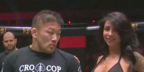 Satoshi Ishii se zagledao u ring djevojku u Srbiji (Facebook)