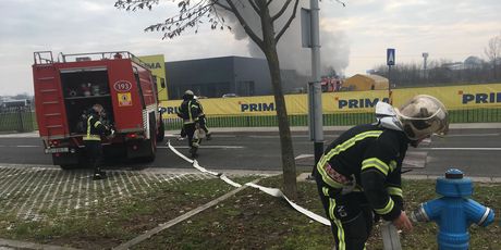 Požar u Novom Jelkovcu (Foto: Dnevnik.hr) 6