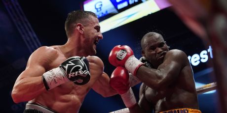 Oleksandr Gvozdyko i Adonis Stevenson (Foto: AFP)