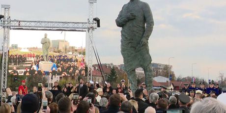 Otkriven spomenik Franji Tuđmanu (Foto: Dnevnik.hr)