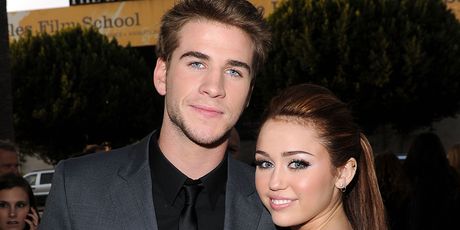 Miley Cyrus i Liam Hemsworth (Foto: AFP)