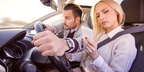 Mobitel u prometu (Foto: Getty Images)