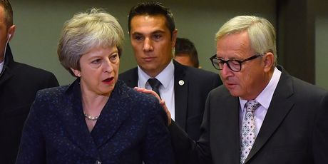 Theresa May i Jean-Claude Juncker (Foto: Arhiva/AFP)