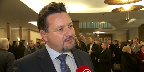 Ministar uprave Lovro Kuščević s Andrijom Jarkom o političkim trzavicama u Vukovaru (Video: Dnevnik Nove TV) - 2