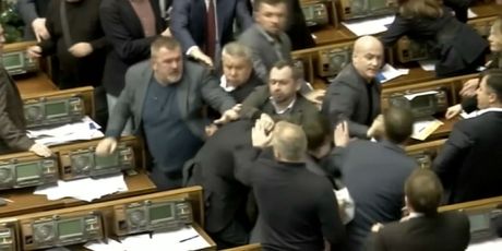 Tuča u ukrajinskom parlamentu (Foto: Dnevnik.hr)