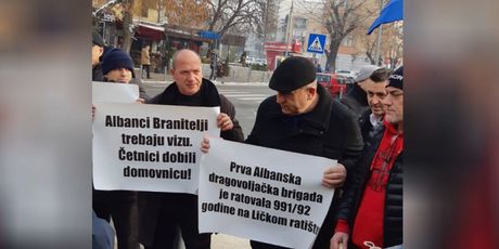 Prosvjedom tražili rješavanje svog statusa (Foto: Dnevnik.hr) - 3