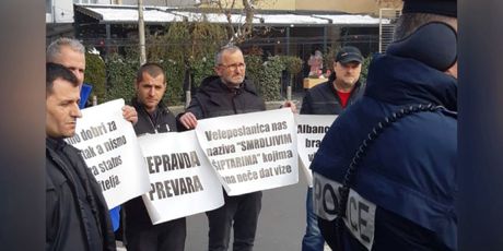 Prosvjedom tražili rješavanje svog statusa (Foto: Dnevnik.hr) - 4