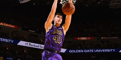 Ivica Zubac zakucava (Foto: AFP)