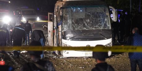 Eksplozija autobusa u Kairu (Foto: AFP)