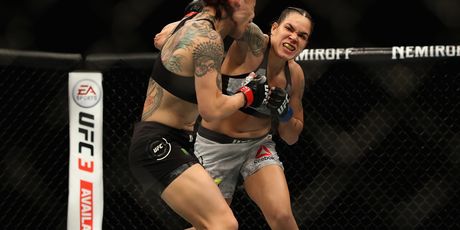Amanda Nunes protiv Cyborg (Foto: AFP)