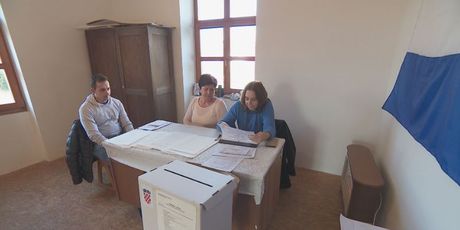 Glasačko mjesto u selu Perjasica
