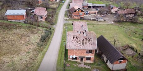 Posljedice potresa u selu Strašnik u blizini Petrinje	 - 4