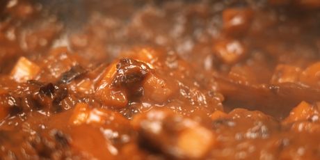 Master trikovi: Pašticada u domaćem brioche pecivu - 11