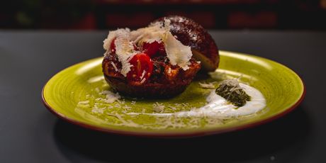 Master trikovi: Pašticada u domaćem brioche pecivu - 12
