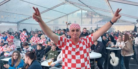 Miro Bulj prati utakmicu između Hrvatske i Japana
