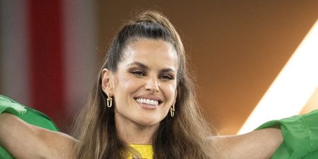 Izabel Goulart - 3