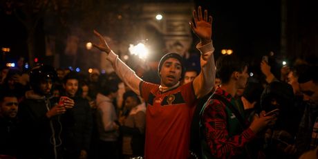 Slavlje u Parizu nakon pobjede Maroka - 4