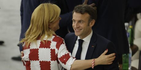 Bivša predsjednica RH Kolinda Grabar-Kitarović i francuski predsjednik Emmanuel Macron