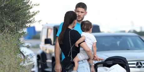 Andrej Kramarić sa suprugom i sinom - 8