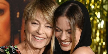 Margot Robbie s mamom - 4