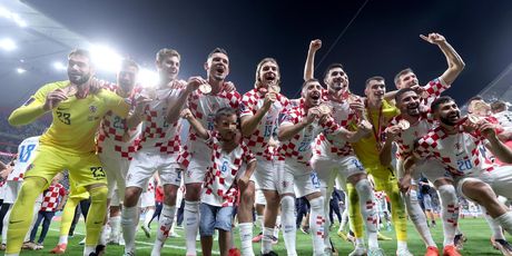 Brončani Vatreni sa svojom djecom - 12