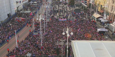 Doček Vatrenih na Trgu bana Jelačića u Zagrebu